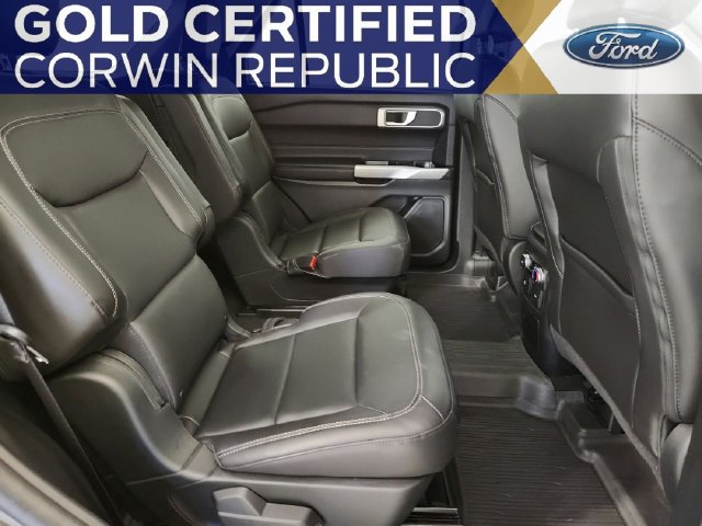 Used 2022 Ford Explorer XLT w/ Equipment Group 202A AWD/4WD image 29