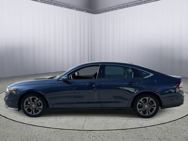 Used 2023 Honda Accord EX image 3