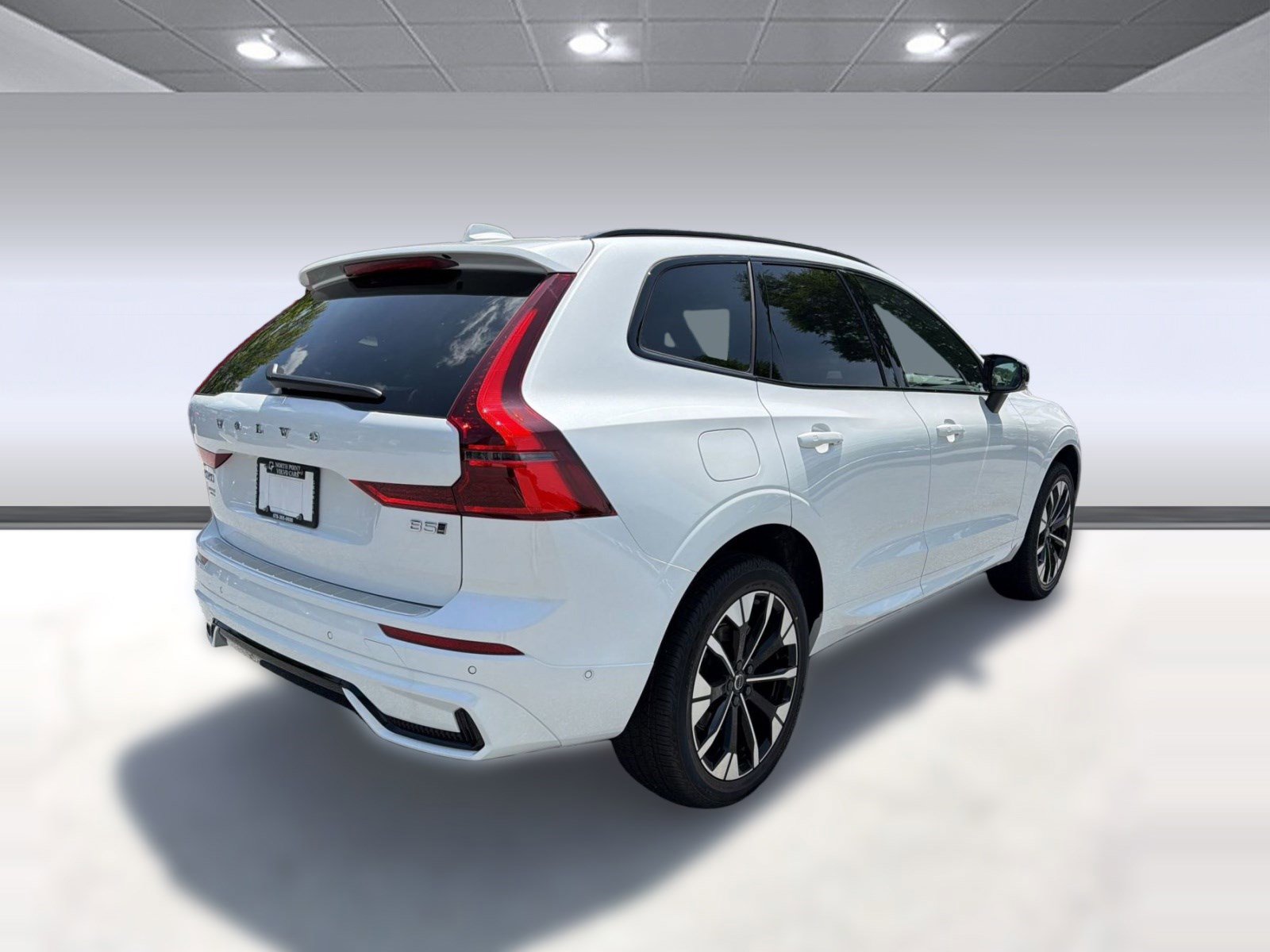 New 2026 Volvo XC60 B5 Plus w/ Climate Package AWD/4WD image 9