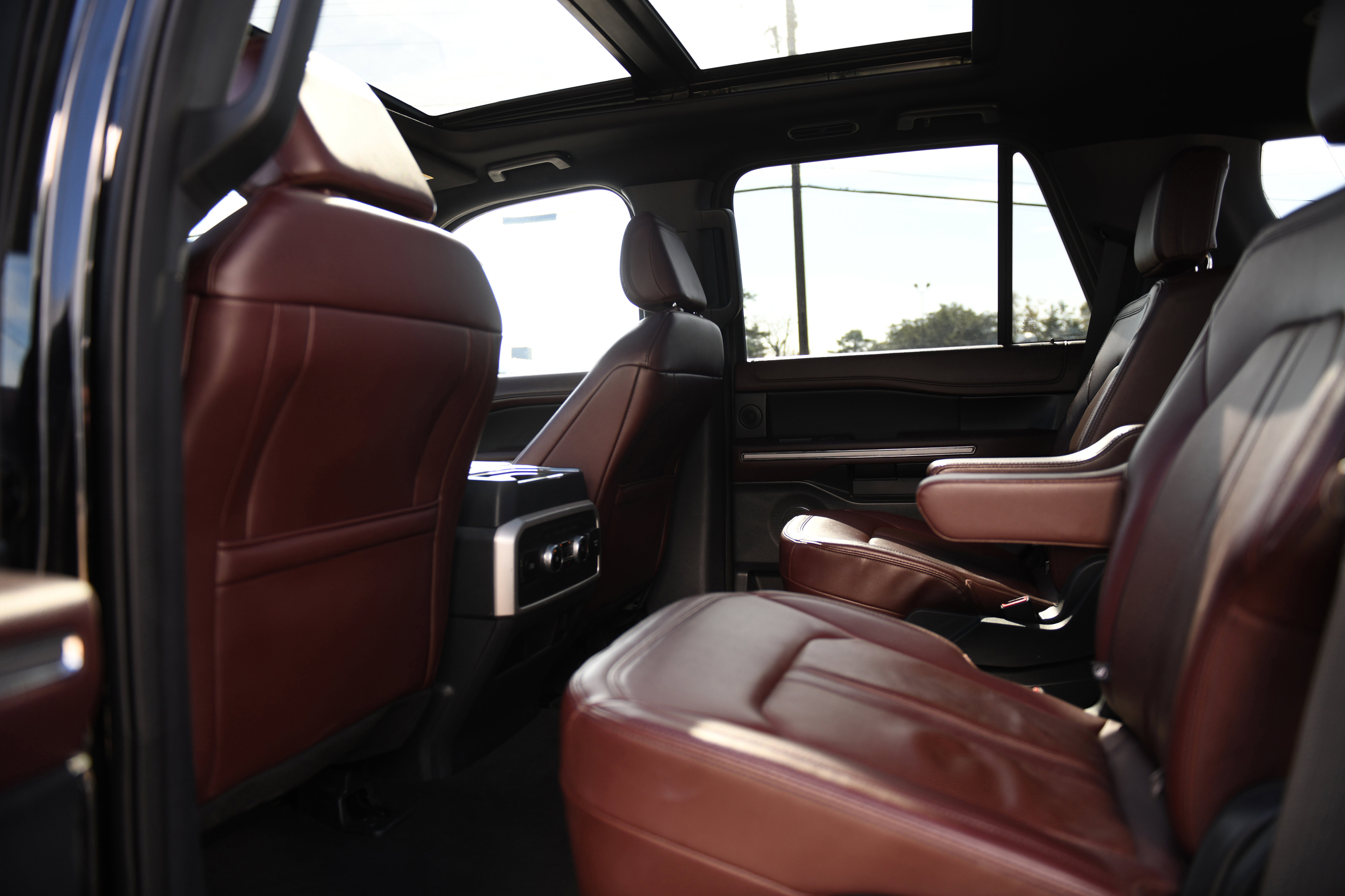 Used 2024 Ford Expedition Limited image 14