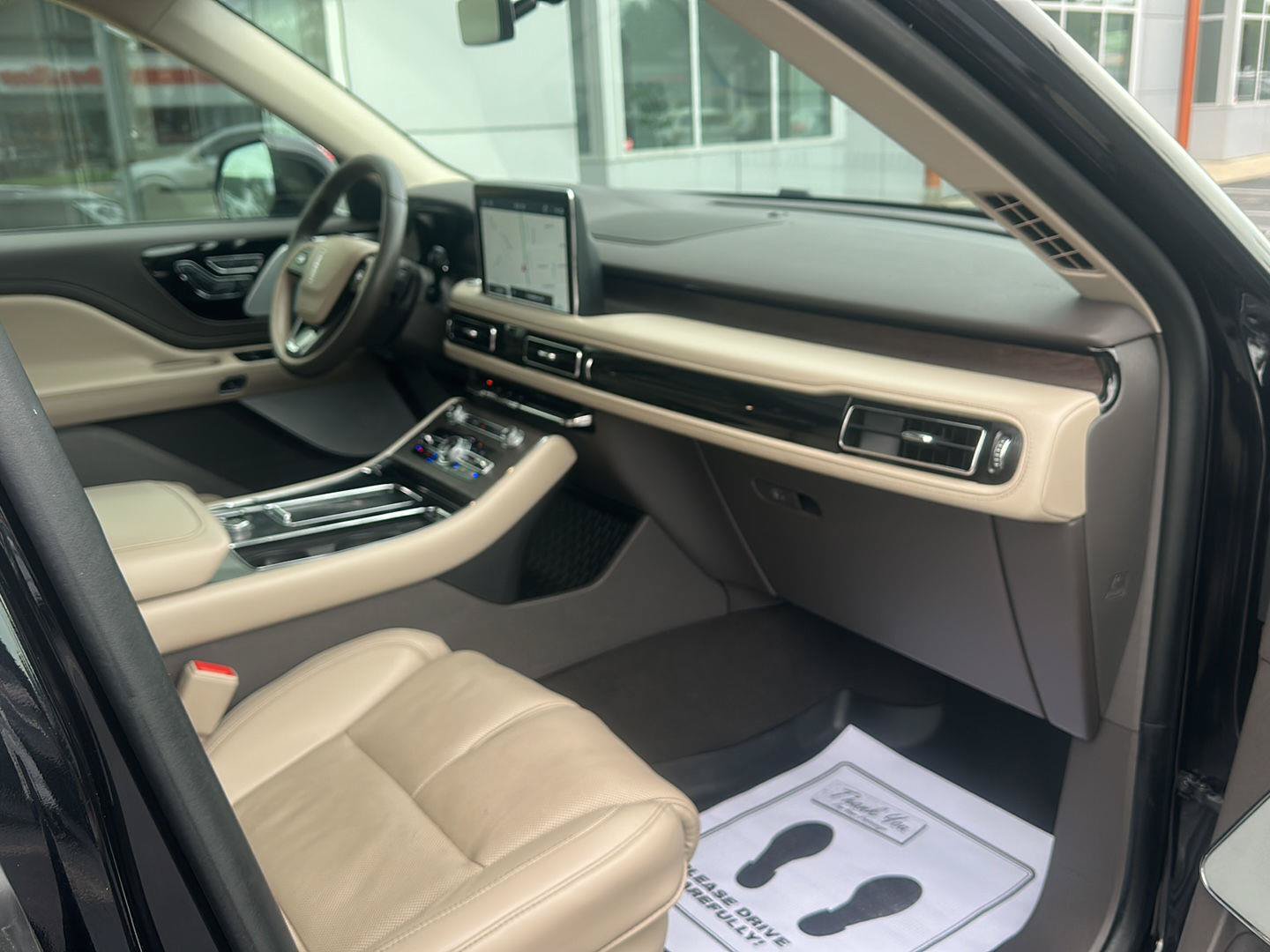 Used 2021 Lincoln Aviator Reserve w/ Equipment Group 208A AWD/4WD image 11