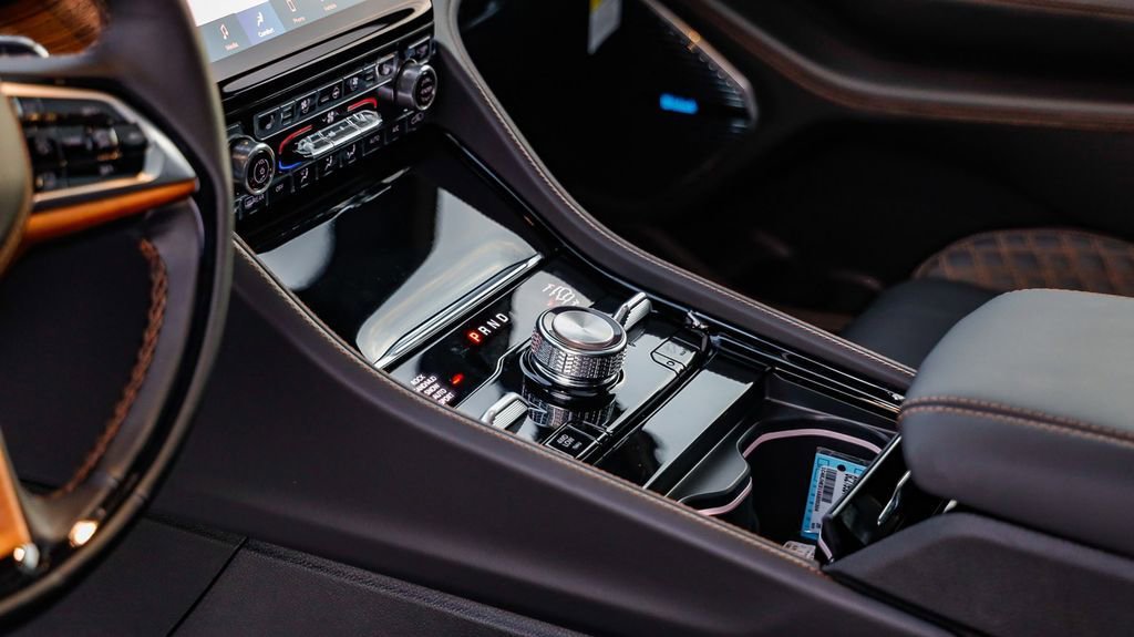 New 2025 Jeep Grand Cherokee Summit image 24