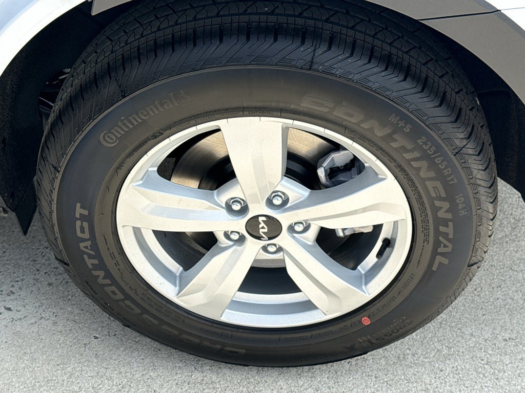 New 2026 Kia Sorento LX FWD image 24