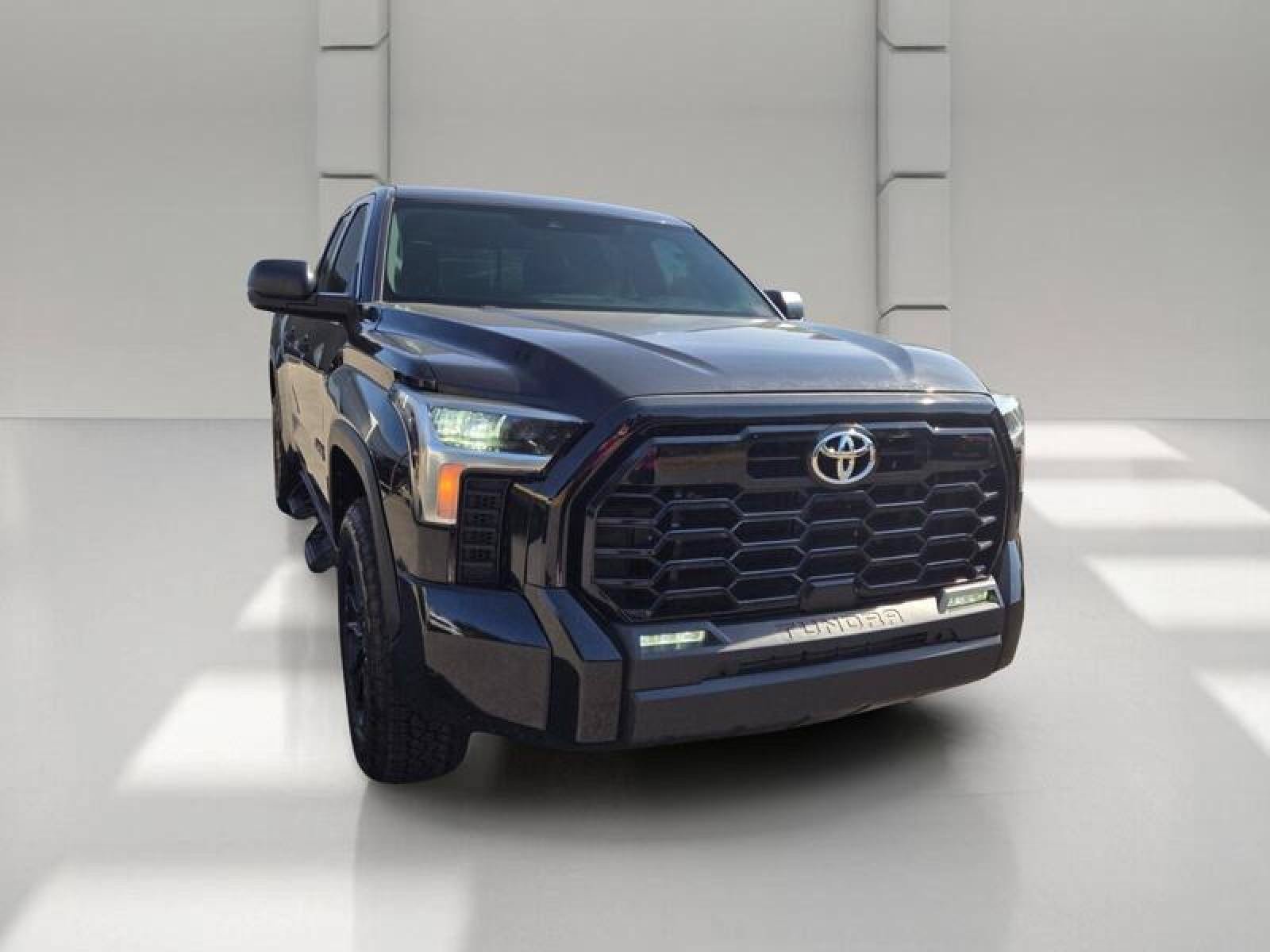 Used 2023 Toyota Tundra SR5 AWD/4WD image 3
