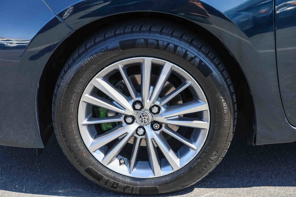 Used 2019 Toyota Corolla LE w/ Carpet Mat Package (TMS) FWD image 28