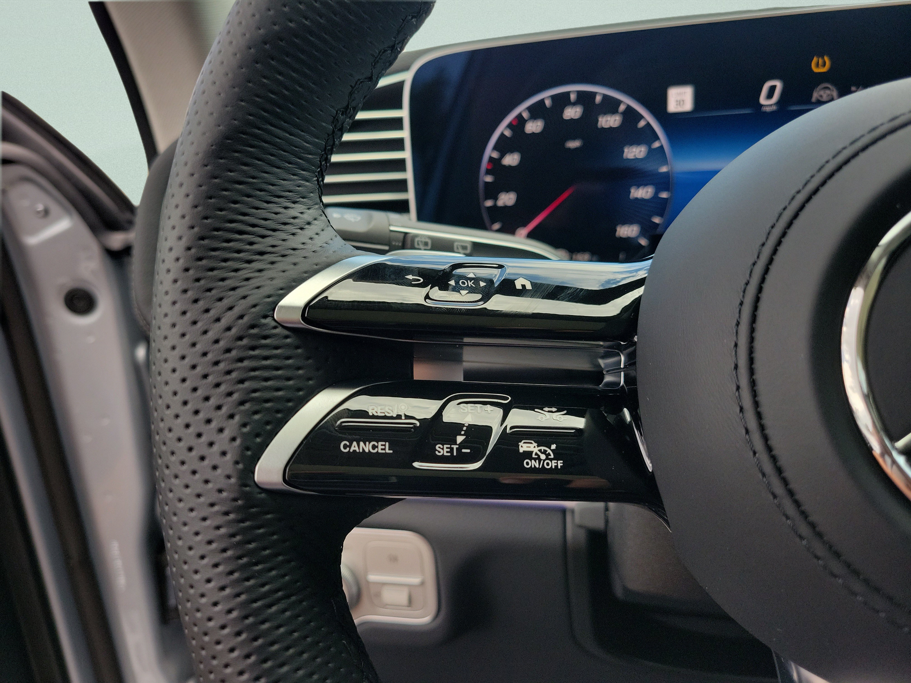 New 2026 Mercedes-Benz GLS 450 4MATIC image 24