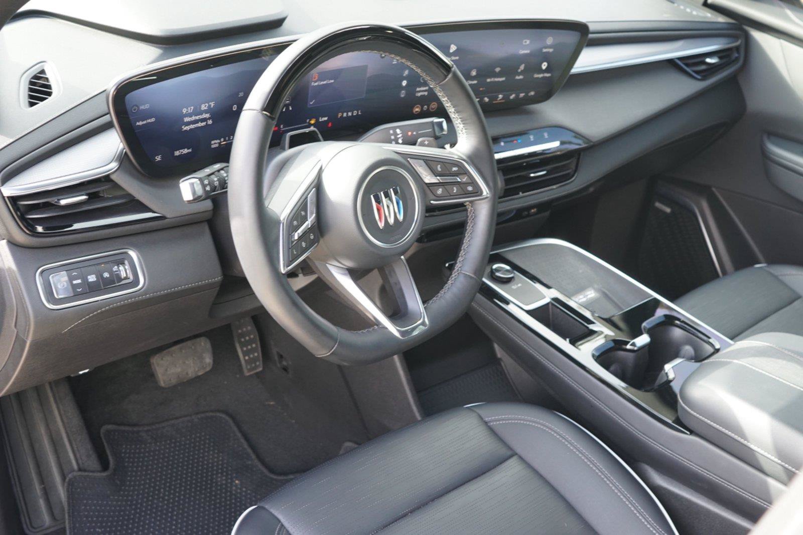 Used 2025 Buick Enclave Sport Touring w/ Super Cruise Package FWD image 9
