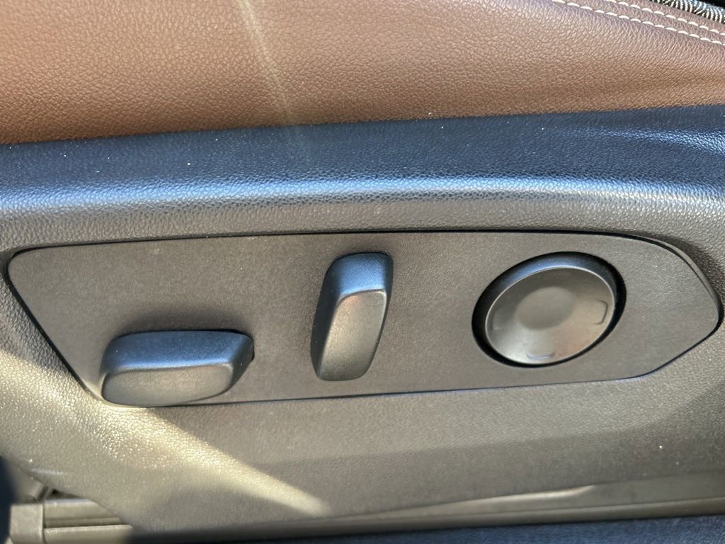 Used 2024 Chevrolet Suburban High Country w/ Advanced Technology Package image 9