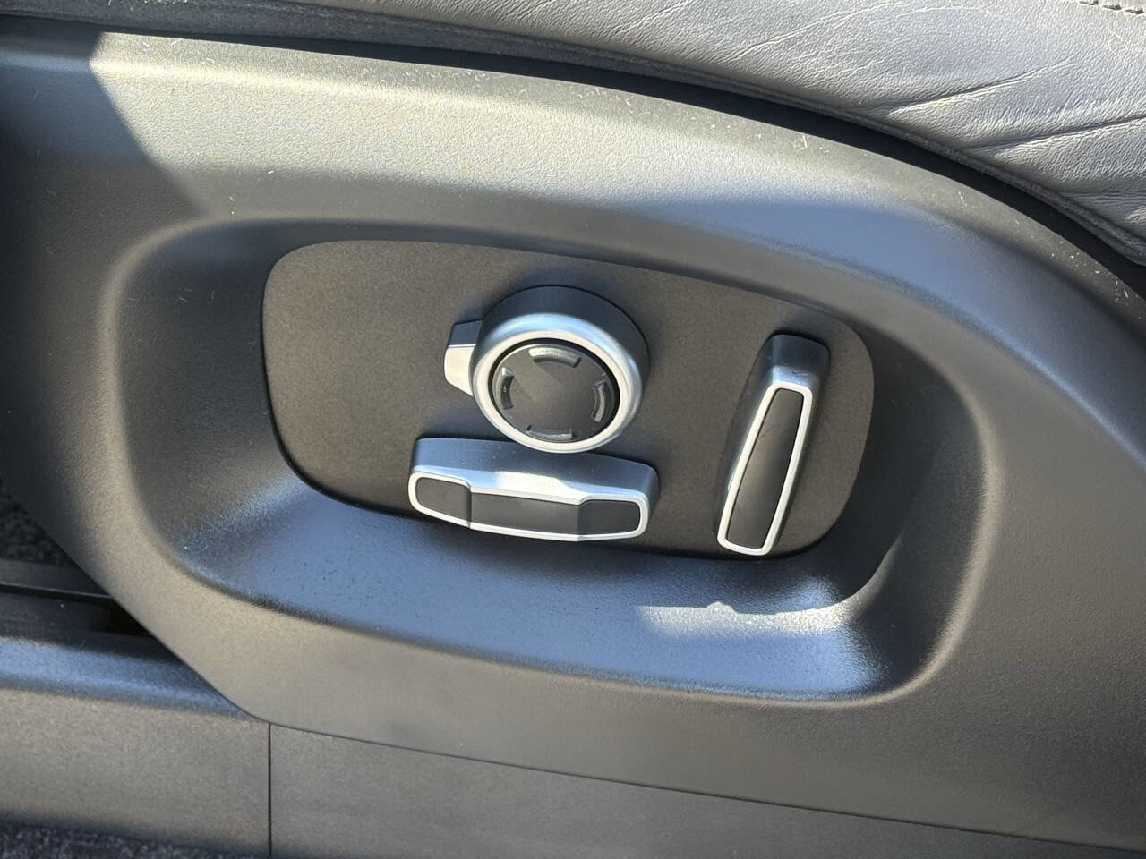 Used 2016 Land Rover Range Rover Supercharged image 10