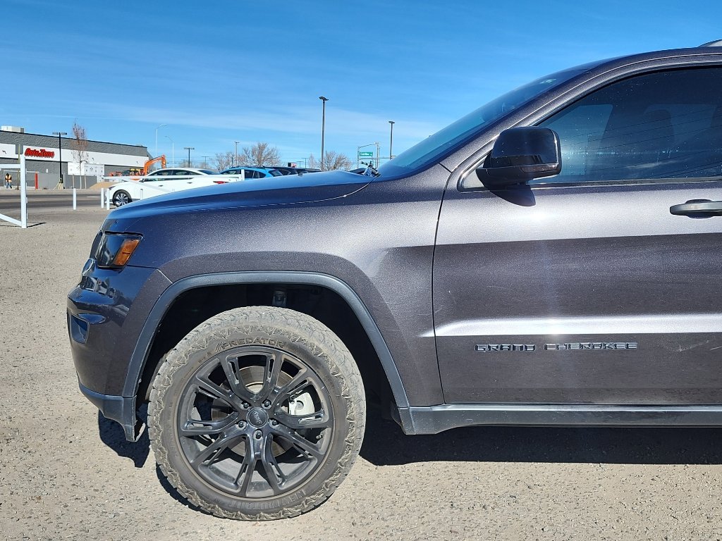 Used 2018 Jeep Grand Cherokee Limited w/ Trailer Tow Group IV image 10