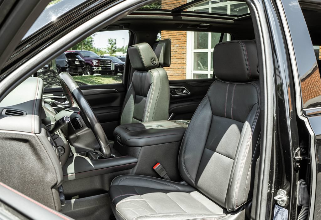 Used 2021 Chevrolet Suburban RST w/ Luxury Package AWD/4WD image 7