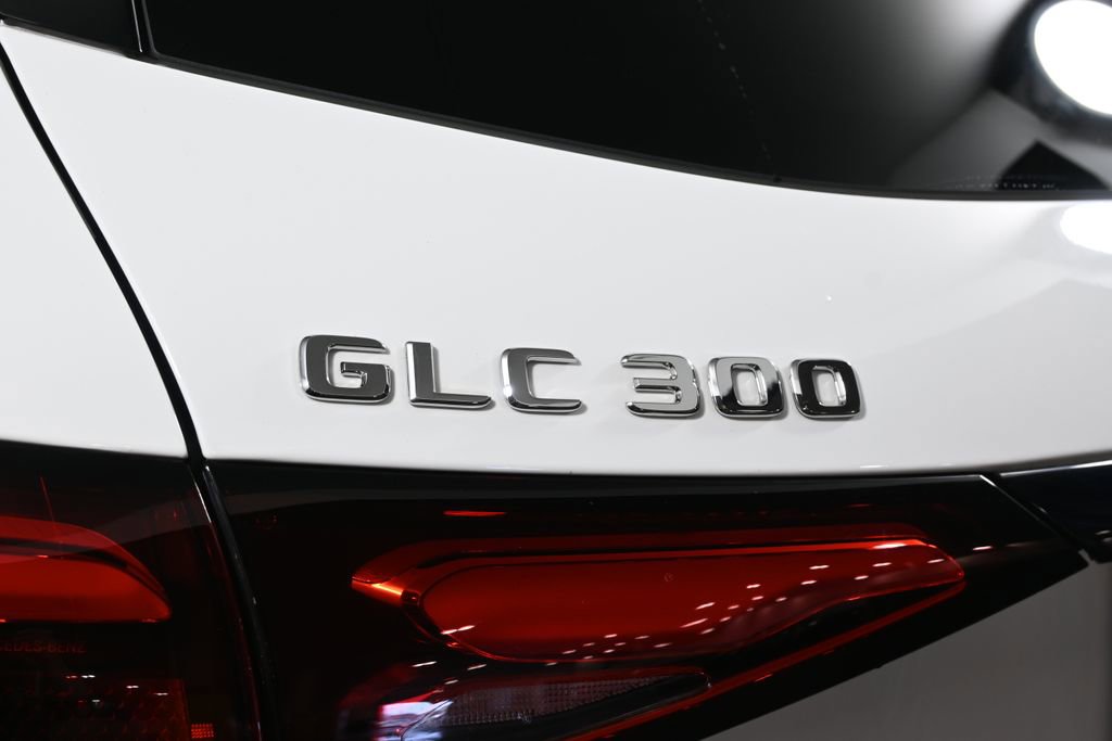 Certified 2025 Mercedes-Benz GLC 300 4MATIC image 38