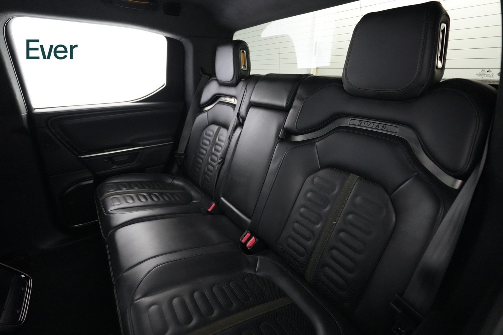 Used 2025 Rivian R1T Adventure Dual AWD/4WD image 24