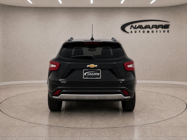 Used 2025 Chevrolet Trax LT FWD image 6