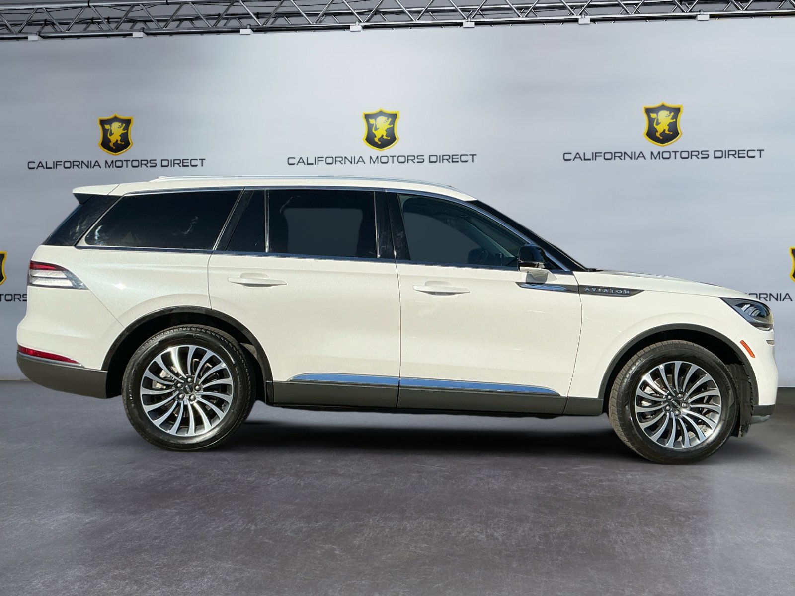 Used 2024 Lincoln Aviator Reserve AWD/4WD image 4