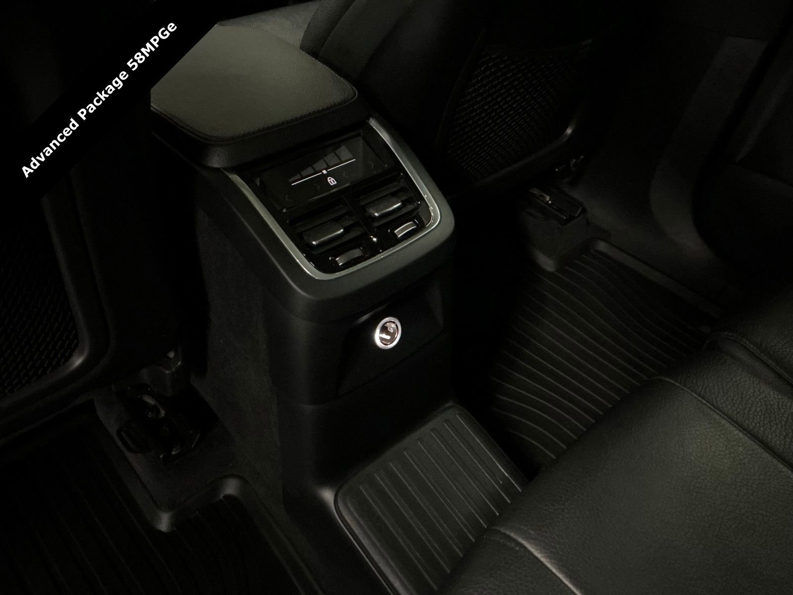 Used 2019 Volvo XC90 T8 Momentum w/ Advanced Package image 19