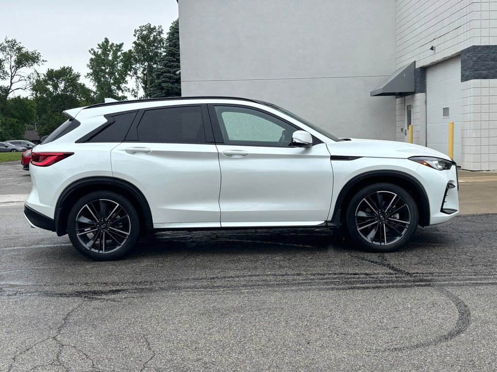 Used 2025 INFINITI QX50 Sport AWD/4WD image 2