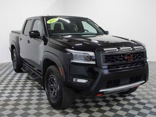 Used 2025 Nissan Frontier PRO-4X w/ Pro Convenience Package AWD/4WD image 8