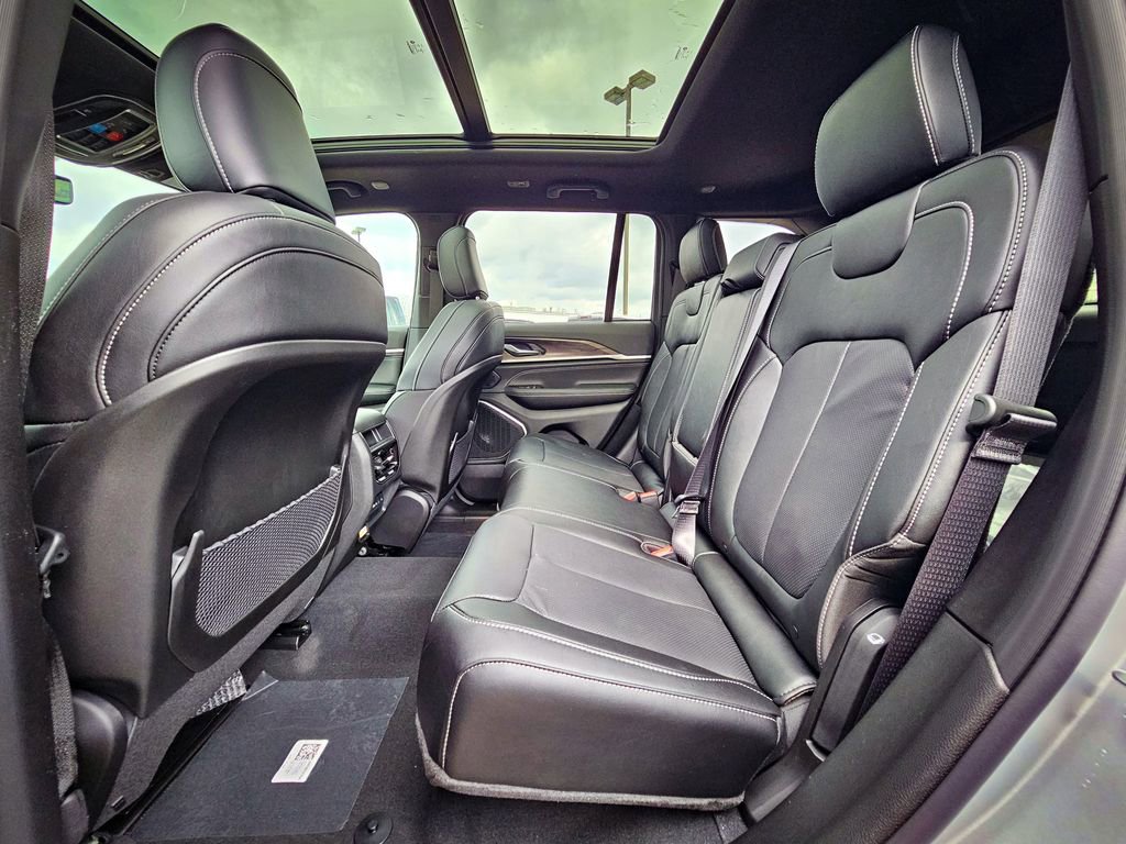 New 2026 Jeep Grand Cherokee Limited AWD/4WD image 35