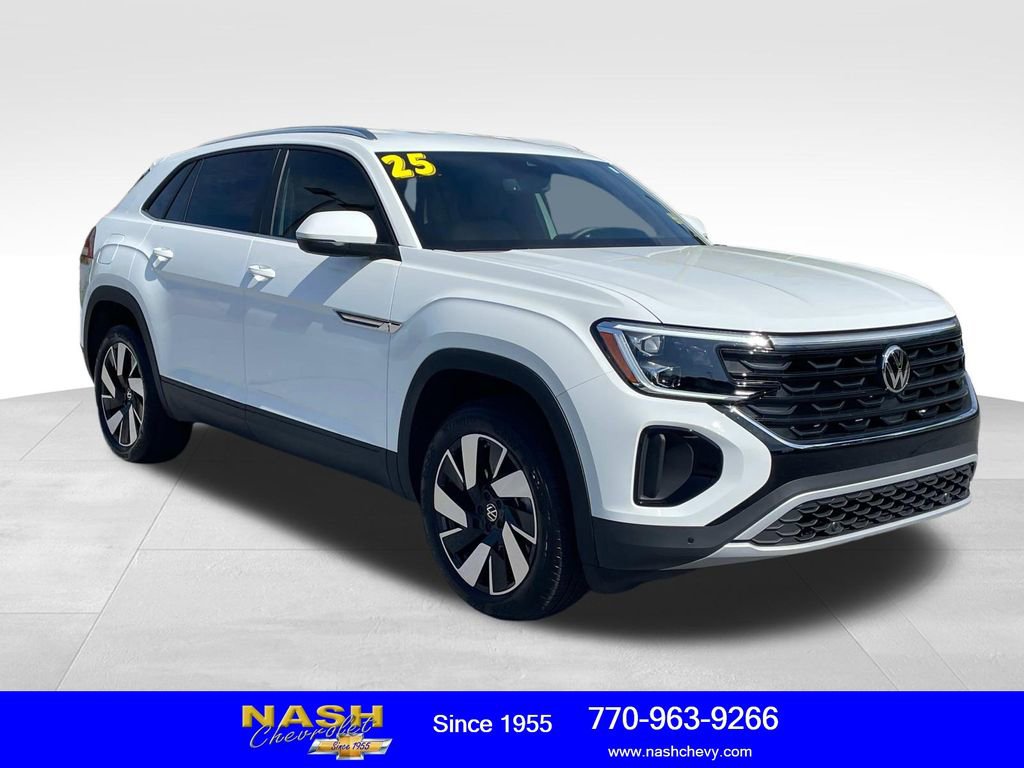 Used 2025 Volkswagen Atlas Cross Sport SE image 1