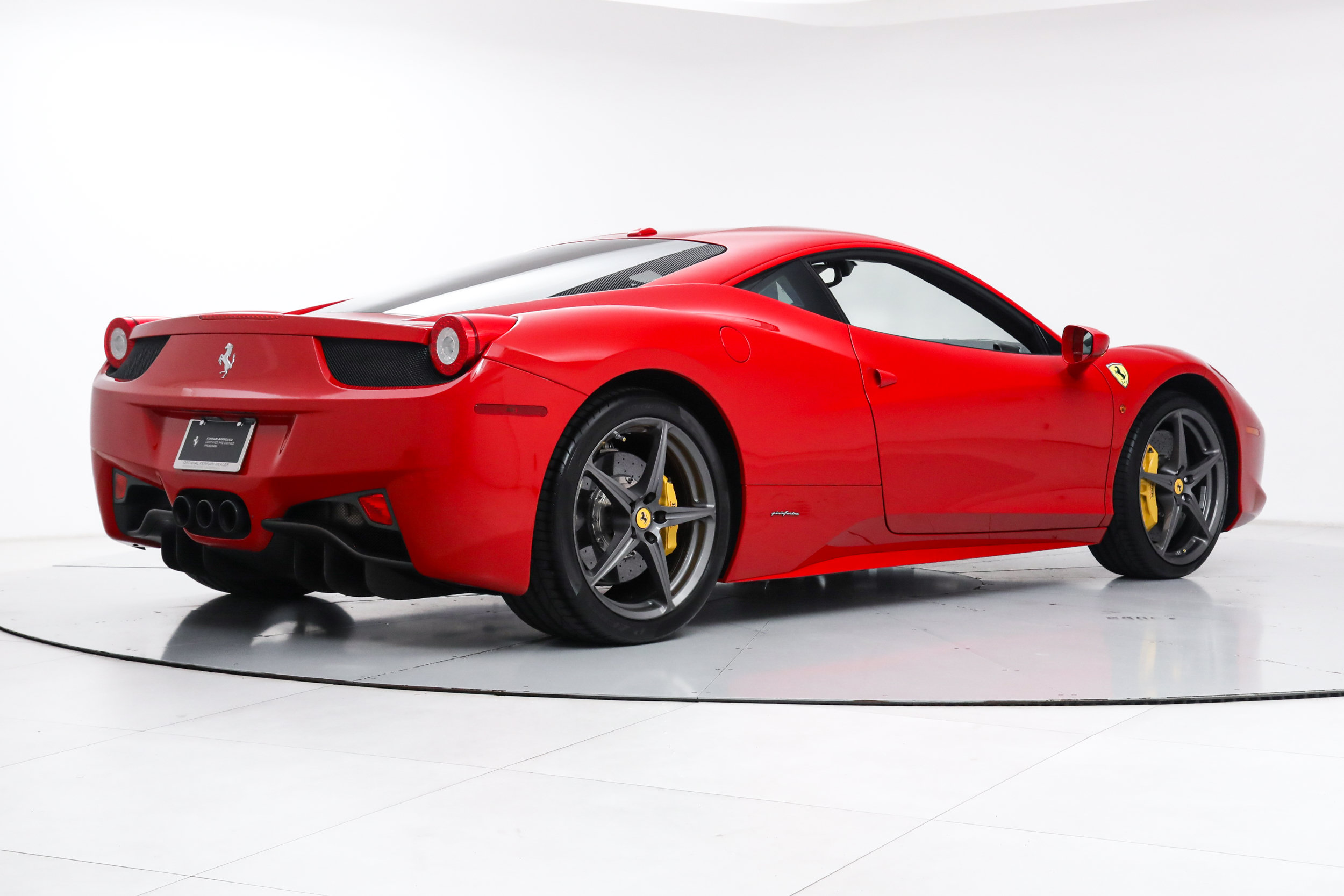 Certified 2015 Ferrari 458 Italia Coupe RWD image 3