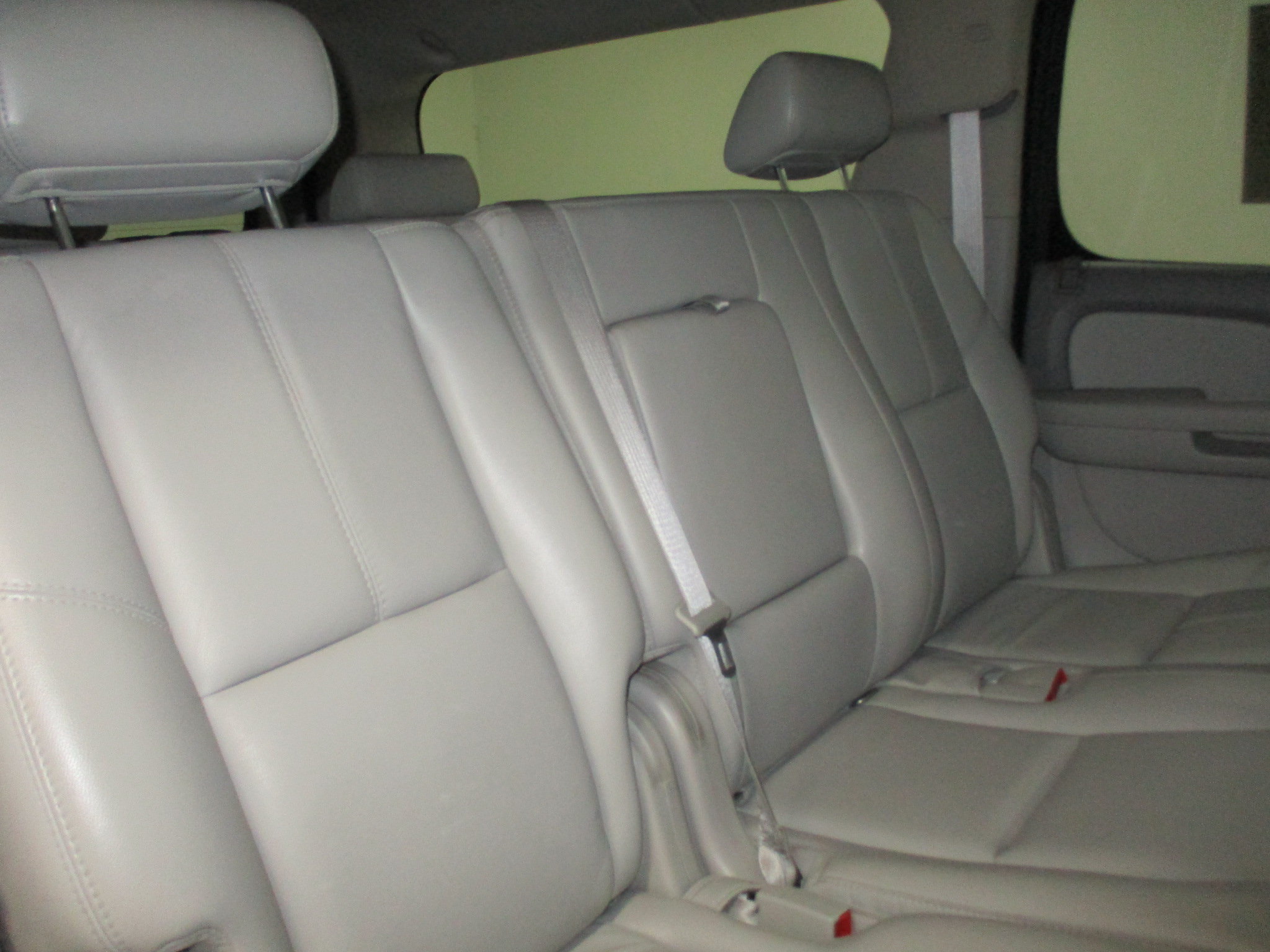 Used 2007 Chevrolet Suburban 2500 LT w/ LT Preferred Equipment Group AWD/4WD image 18