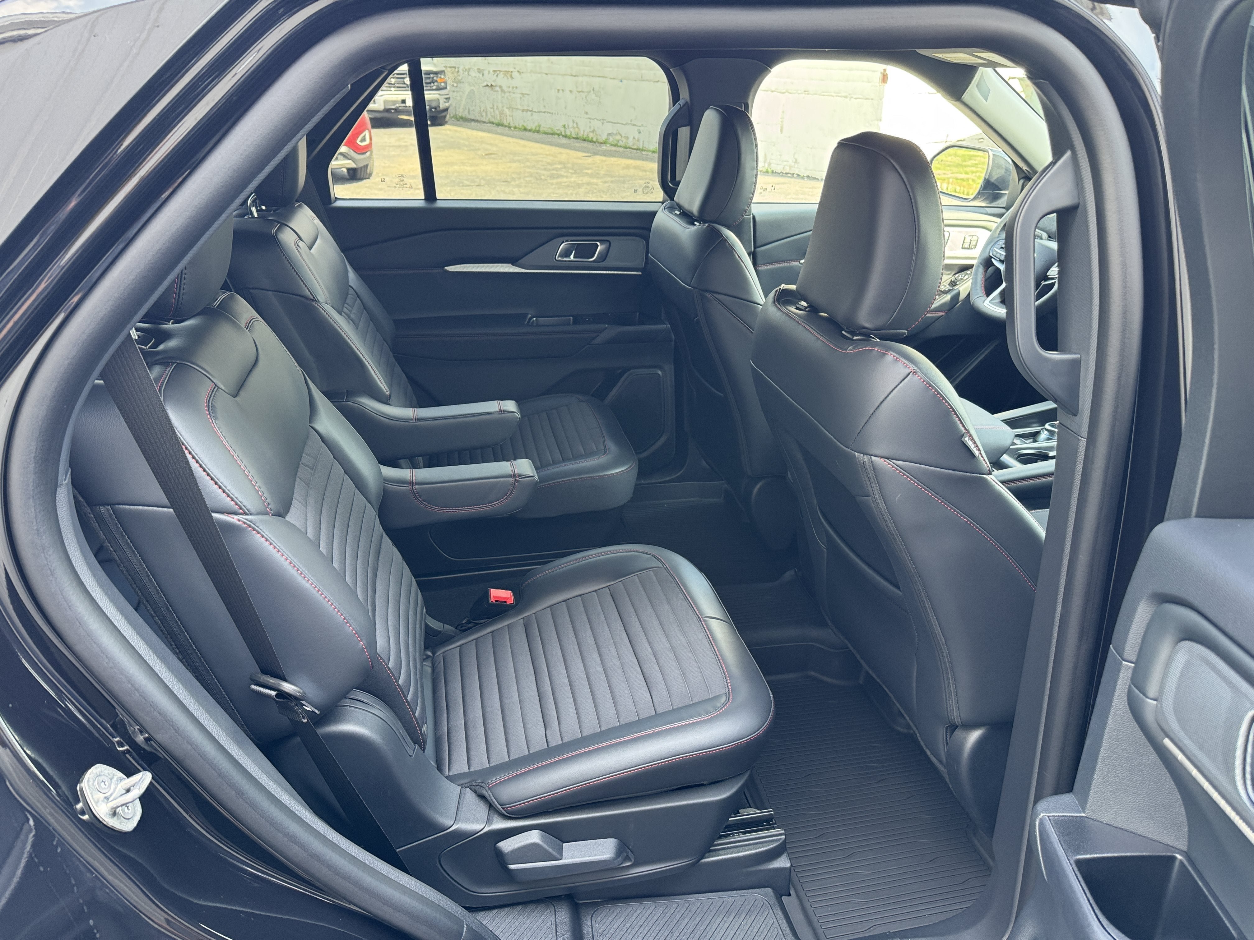 New 2026 Ford Explorer ST-Line w/ ST-Line Street Pack AWD/4WD image 34