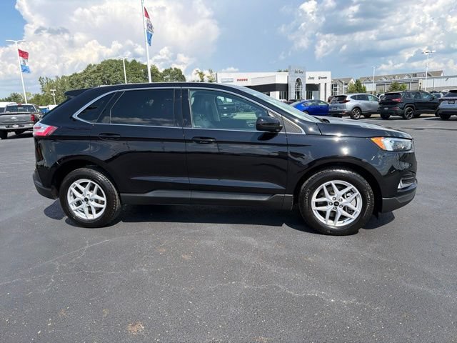 Certified 2024 Ford Edge SEL w/ Convenience Package AWD/4WD image 4