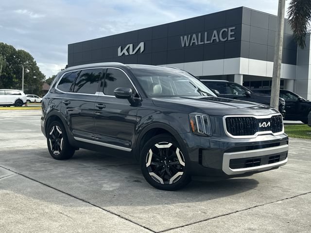 Certified 2023 Kia Telluride EX w/ EX Captain's Chair Package