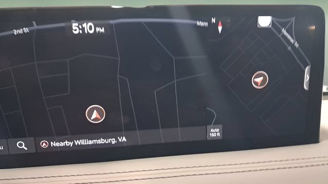 Used 2025 Genesis G70 2.5T AWD/4WD image 28