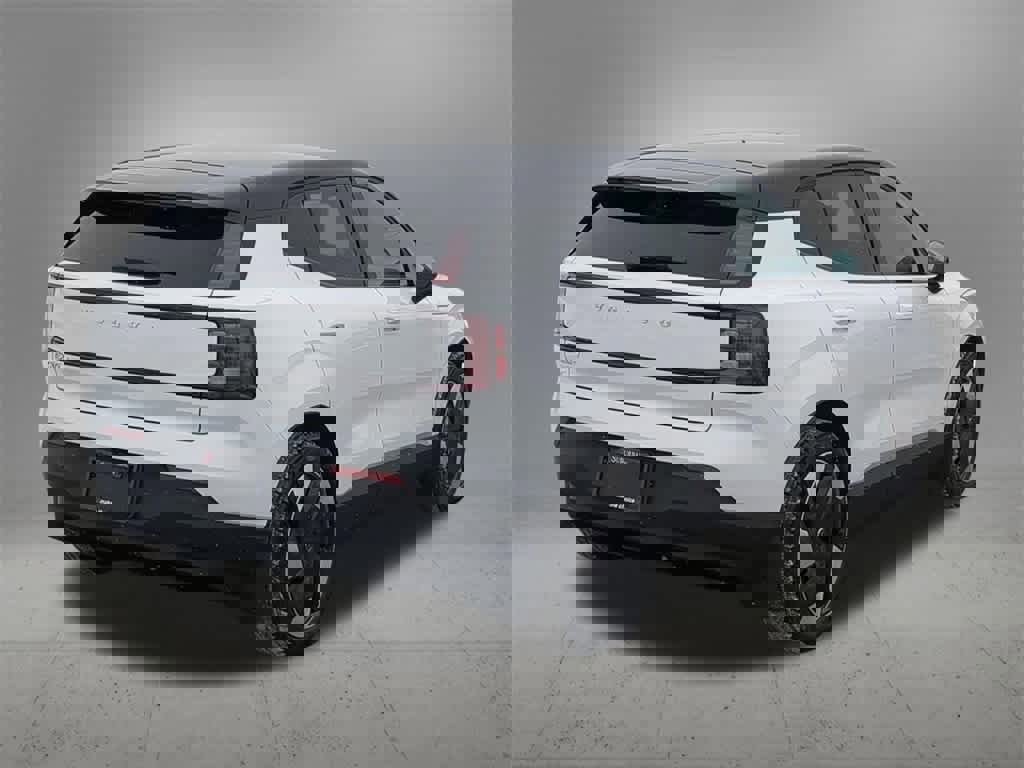 Certified 2025 Volvo EX30 Plus w/ Protection Package Premier image 6