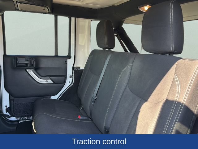 Used 2018 Jeep Wrangler Unlimited Sahara w/ Connectivity Group AWD/4WD image 17