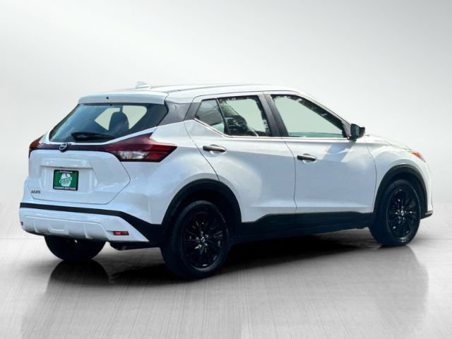 Used 2022 Nissan Kicks S FWD image 4