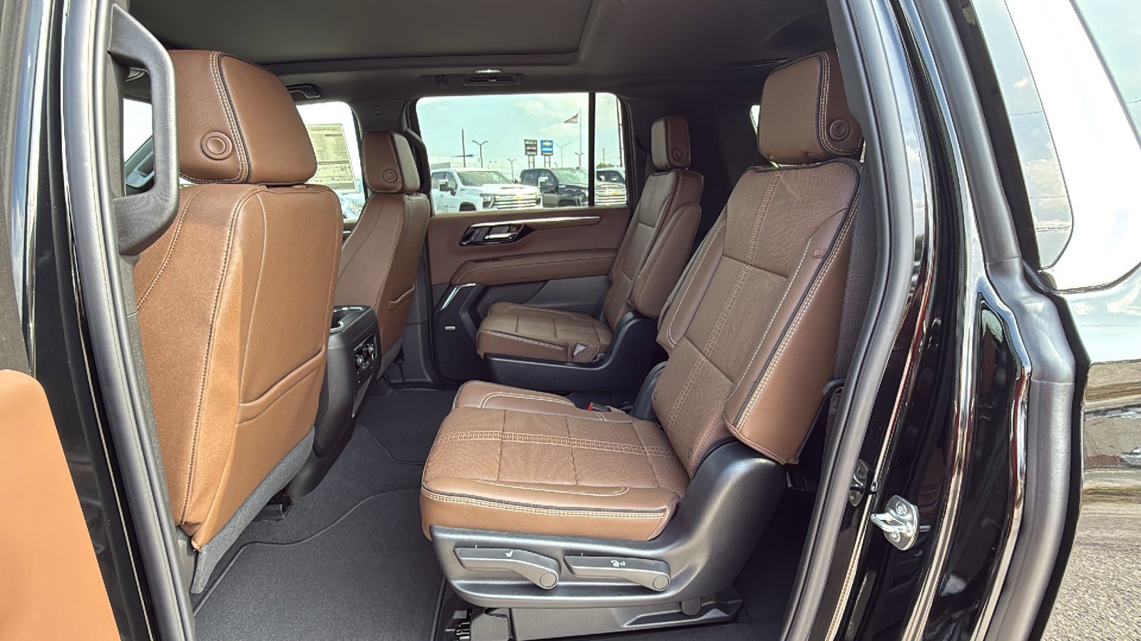 New 2026 Chevrolet Suburban High Country image 15