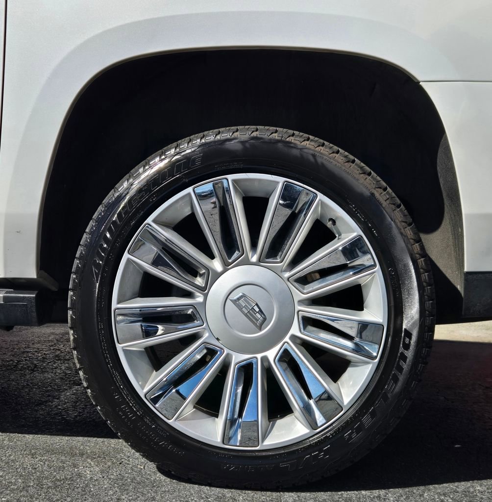 Used 2019 Cadillac Escalade ESV Platinum image 8