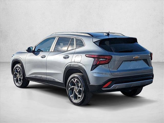 Used 2024 Chevrolet Trax LT w/ LT Convenience Package image 8