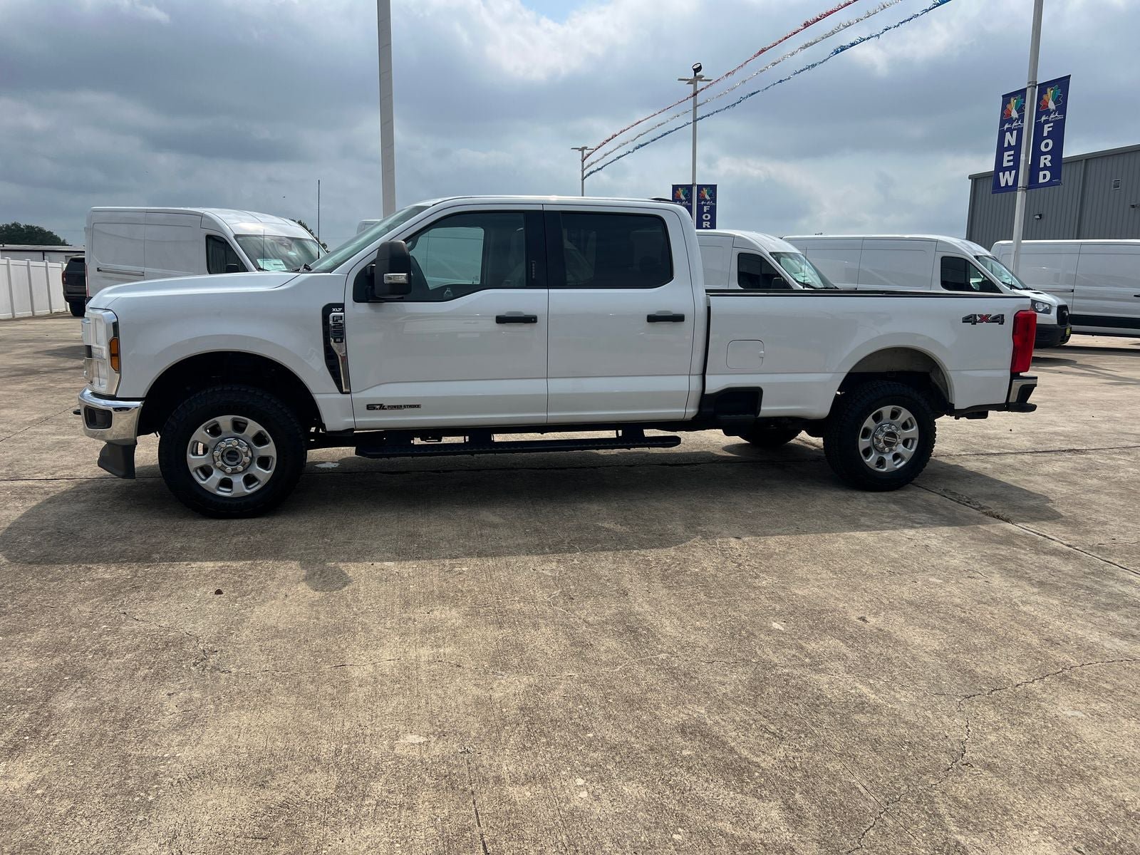 Used 2024 Ford F250 XLT AWD/4WD image 6