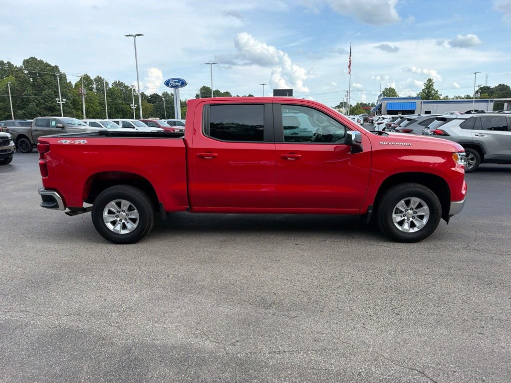 Used 2025 Chevrolet Silverado 1500 LT AWD/4WD image 2