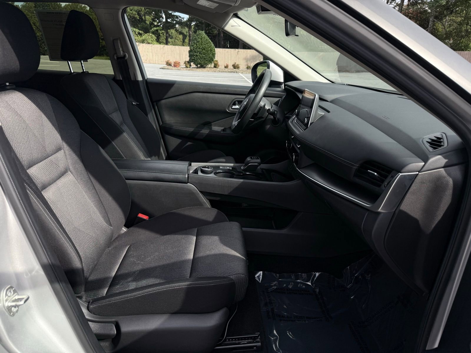 Used 2024 Nissan Rogue SV image 19