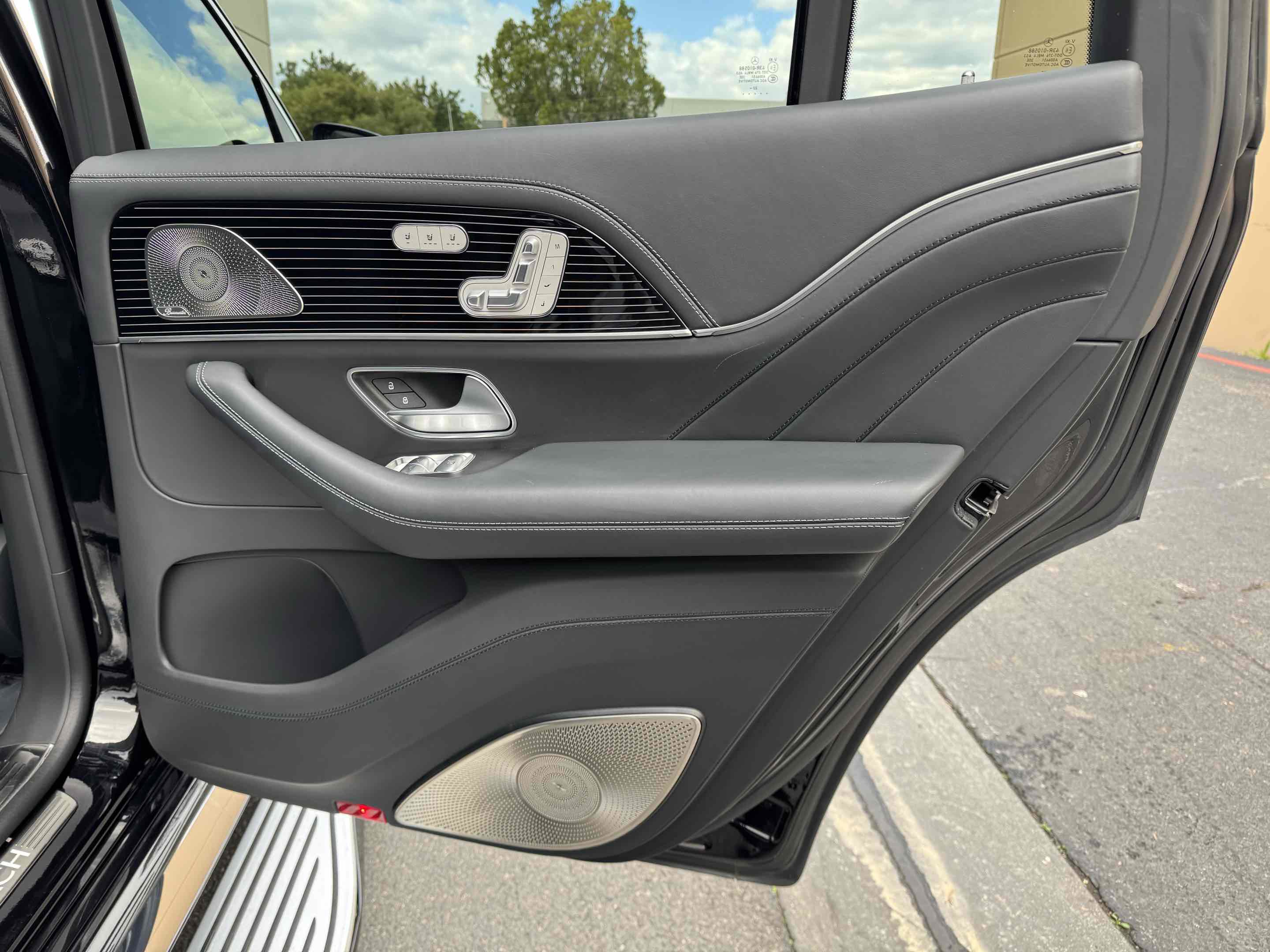 Used 2023 Mercedes-Benz Maybach GLS 600 4MATIC image 79