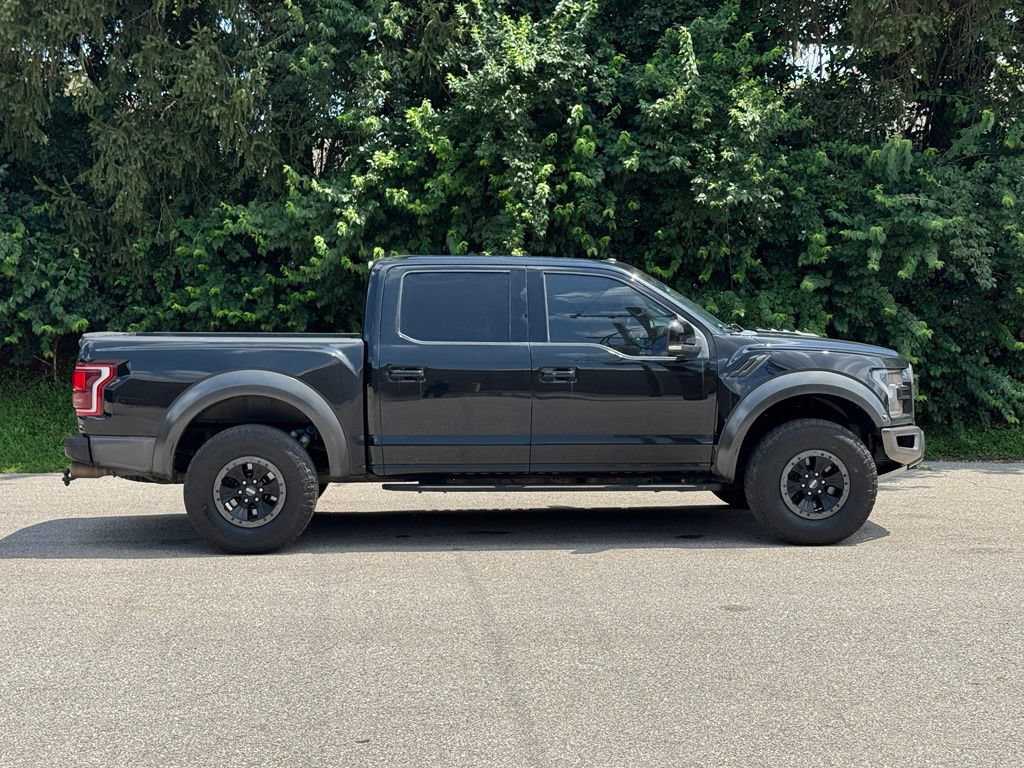 Used 2017 Ford F150 Raptor w/ Equipment Group 802A Luxury AWD/4WD image 3