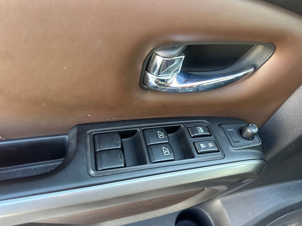 Used 2019 Nissan Titan Platinum Reserve AWD/4WD image 42