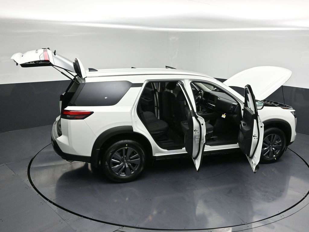 New 2026 Nissan Pathfinder S image 32