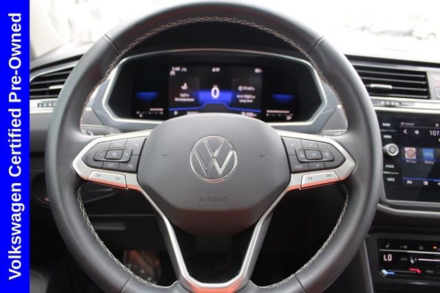 Used 2023 Volkswagen Tiguan SE w/ Panoramic Sunroof Package image 29