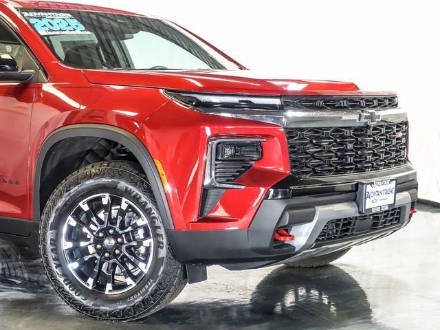 Certified 2025 Chevrolet Traverse Z71 w/ Driver Confidence Package image 3