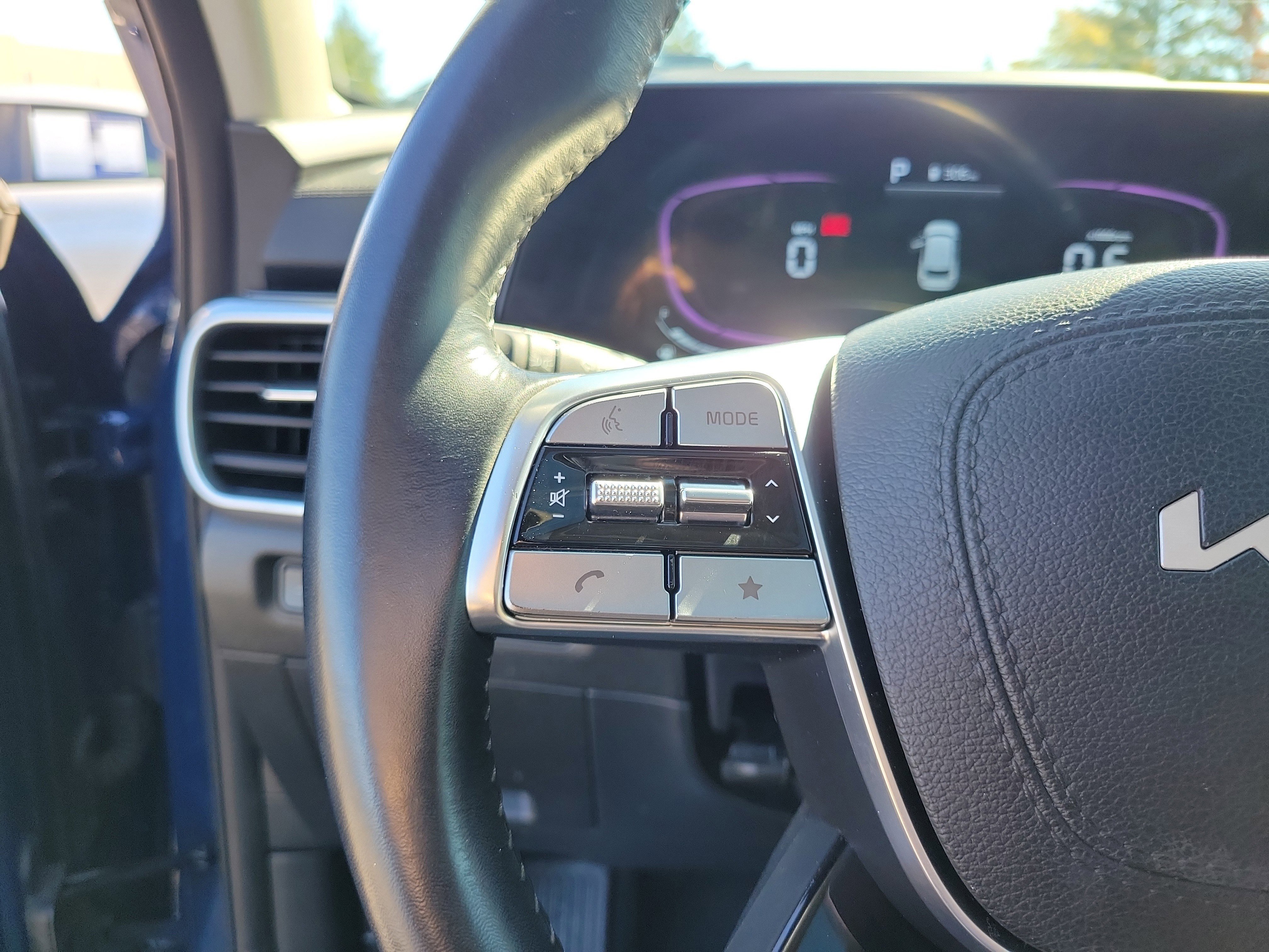 Used 2025 Kia Telluride S image 23