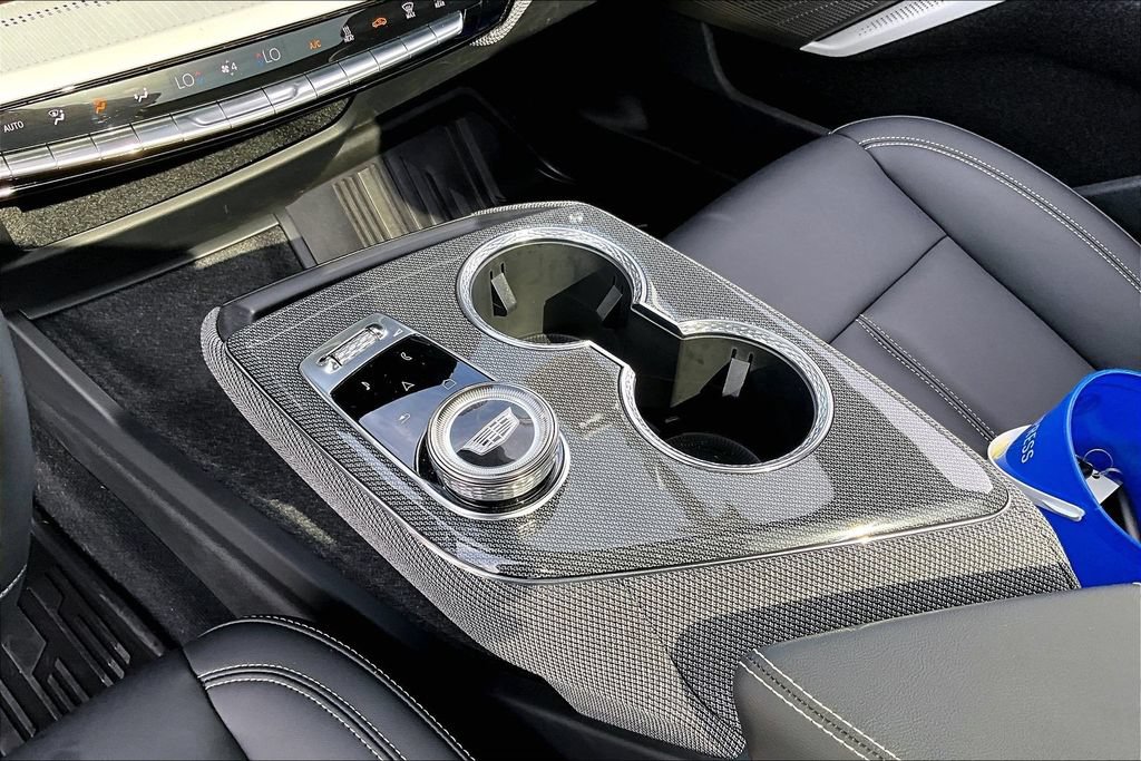 Certified 2025 Cadillac Optiq Sport 1 AWD/4WD image 14