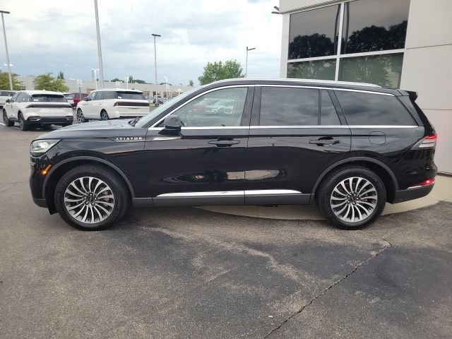 Certified 2024 Lincoln Aviator Reserve w/ Elements Package Plus AWD/4WD image 4