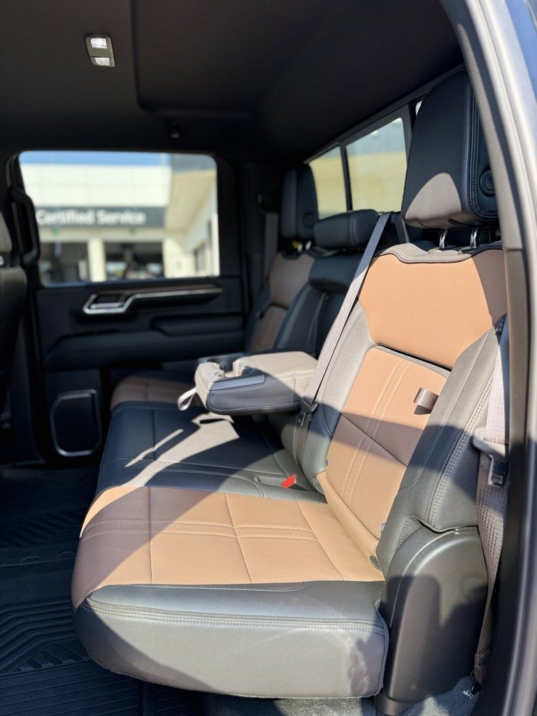 Used 2024 Chevrolet Silverado 3500 High Country w/ Technology Package image 18