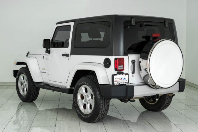 Used 2015 Jeep Wrangler Sahara AWD/4WD image 8